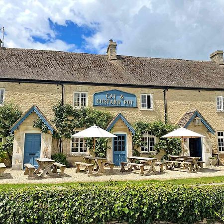Cat And Custard Pot Inn Shipton Moyne Exterior foto