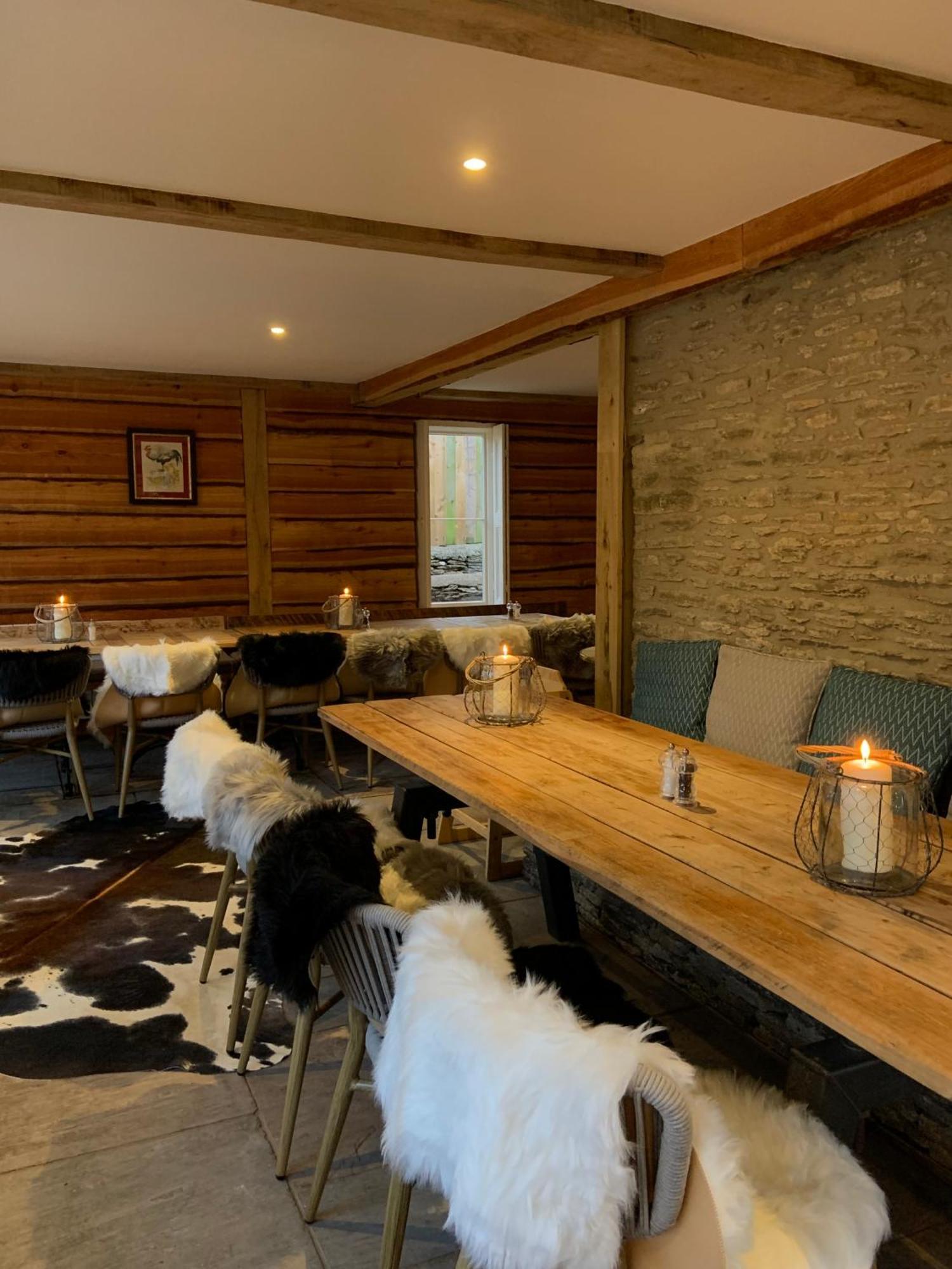 Cat And Custard Pot Inn Shipton Moyne Exterior foto