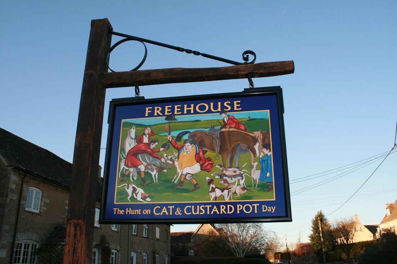 Cat And Custard Pot Inn Shipton Moyne Exterior foto