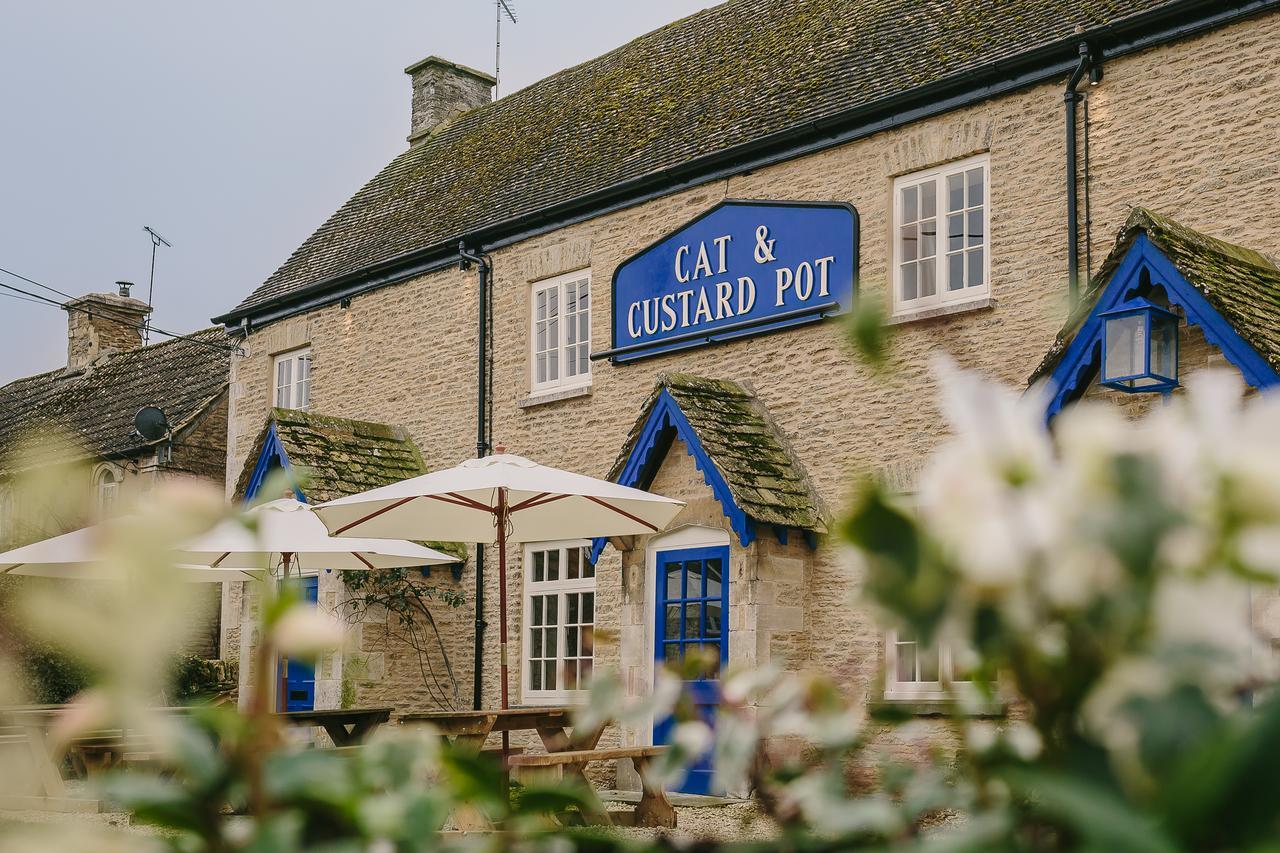 Cat And Custard Pot Inn Shipton Moyne Exterior foto